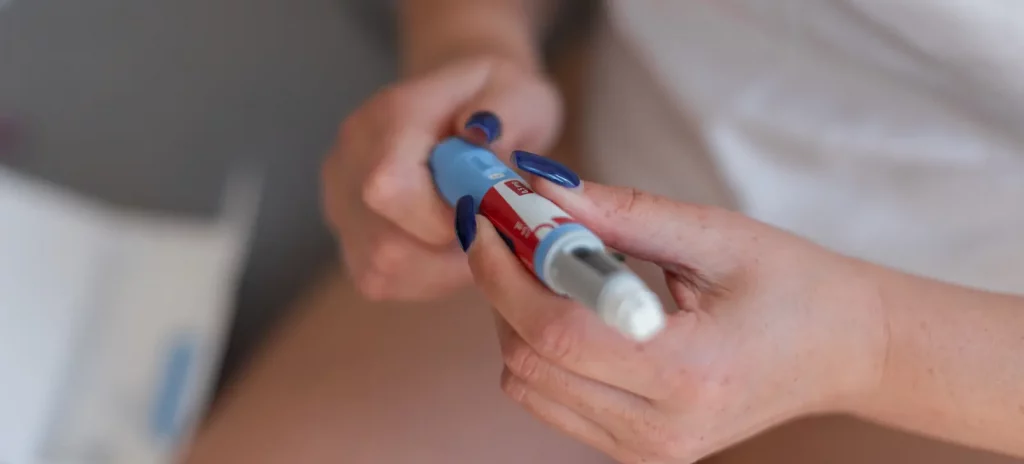 Veilige en gecontroleerde toediening van GLP-1 injecties voor effectief afvallen na je 40e vrouw